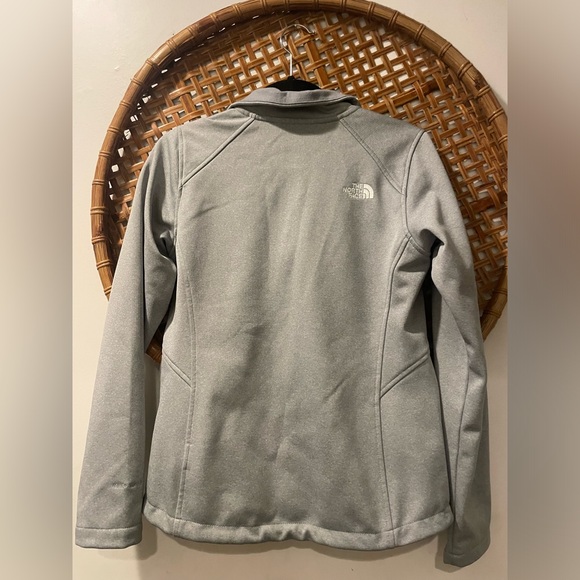 The North Face Ladies Apex Barrier Soft Shell Jacket - Light Grey Heather NWOT - Picture 4 of 4